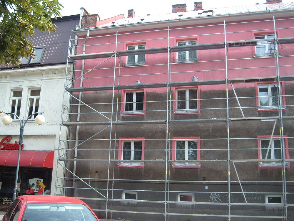 Výměna oken a nátěr fasády bytových domů na 9. května