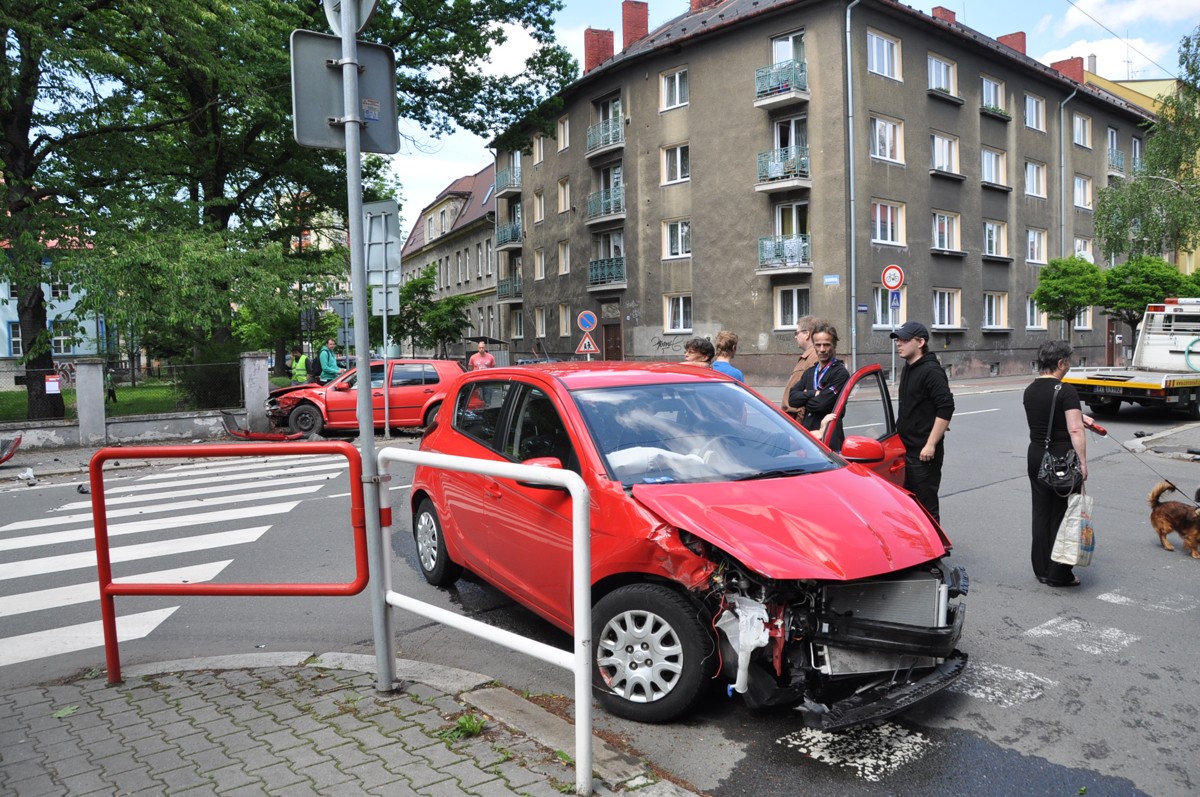 Dopravní nehoda tří vozů