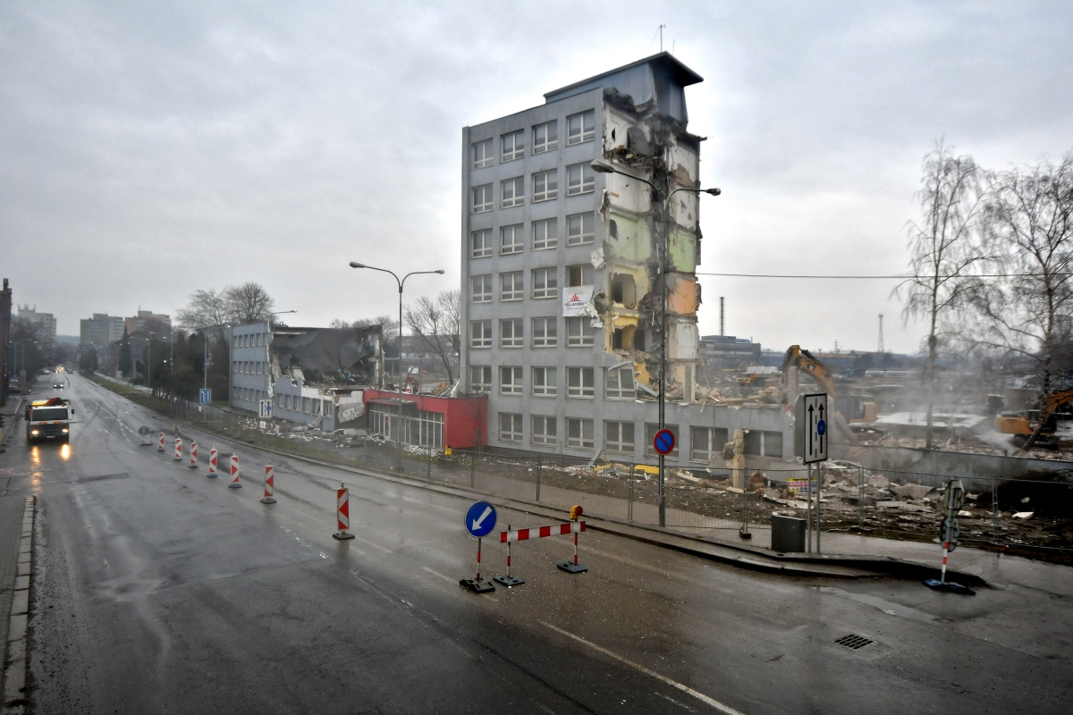 Demolice Pentagonu Viadrusu slévárny ŽDB