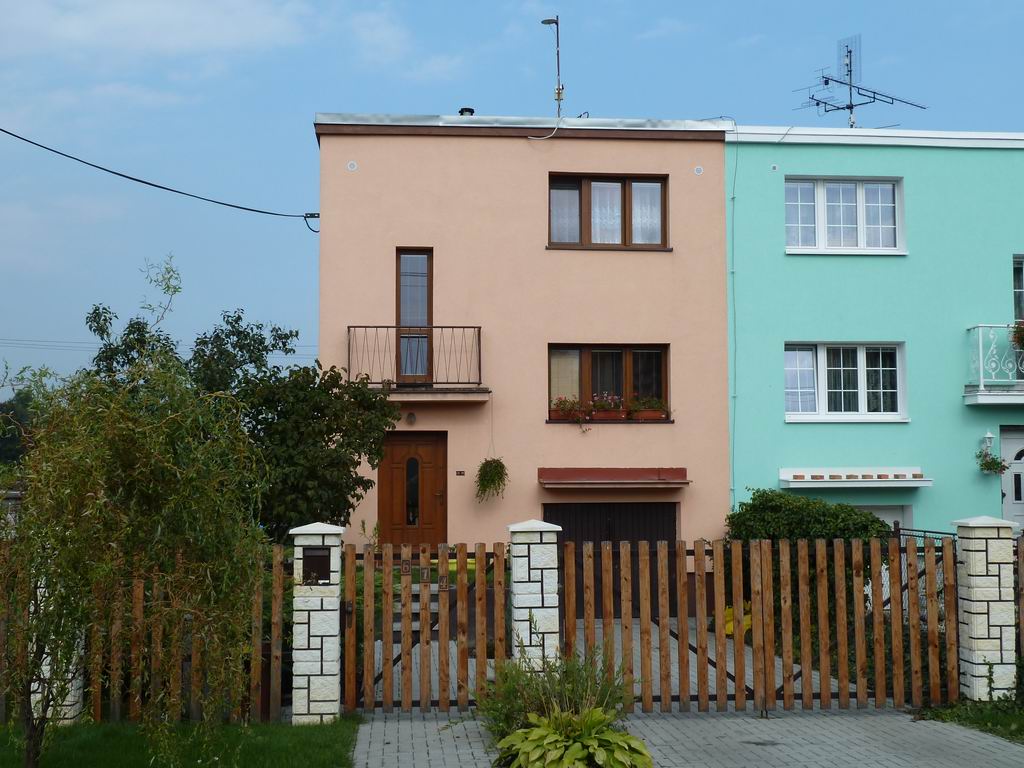 Údržba a péče o hroby - Hana Hamrozyová