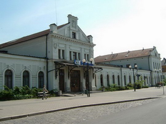 Výpravní budova železniční stanice