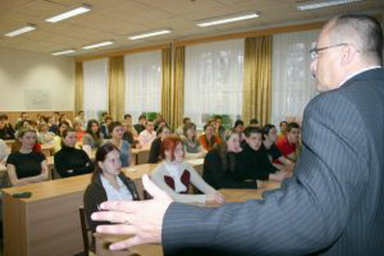 Starosta s místostarostkou besedovali se studenty