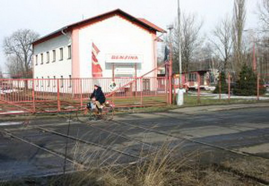 Oprava železničního přejezdu do areálu bývalé Benziny