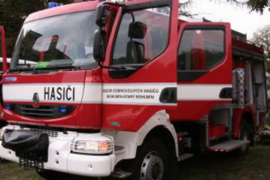 Bohumínští hasiči mají novou moderní cisternu