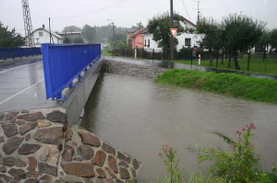Deště mohou zvednout hladiny řek v kraji
