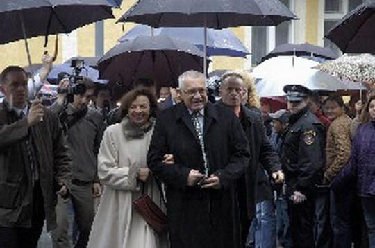 Prezident Václav Klaus přicestuje do Bohumína