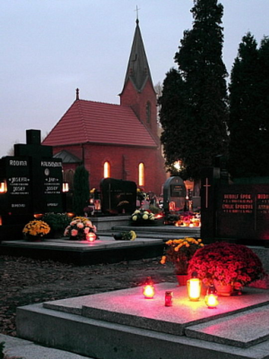 Hřbitovy se připravují na Památku zesnulých