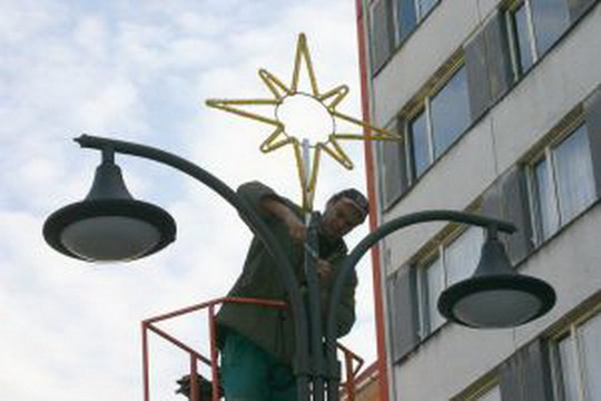 Příští týden začne instalace vánoční výzdoby