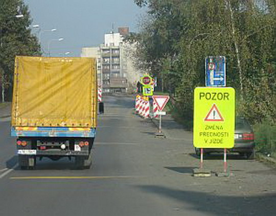 Změna přednosti u železárenského mostu