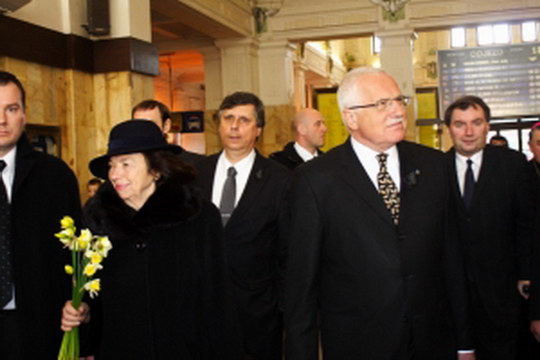 Při cestě na pohřeb polského prezidentského páru zavítal do Bohumína prezident ČR Václav Klaus s českou delegací