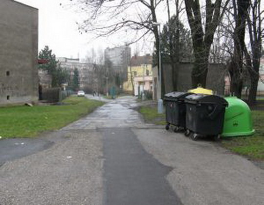O opravě chodníku mezi ulicí Čáslavskou a náměstím Budoucnosti se rozhodne v dubnu