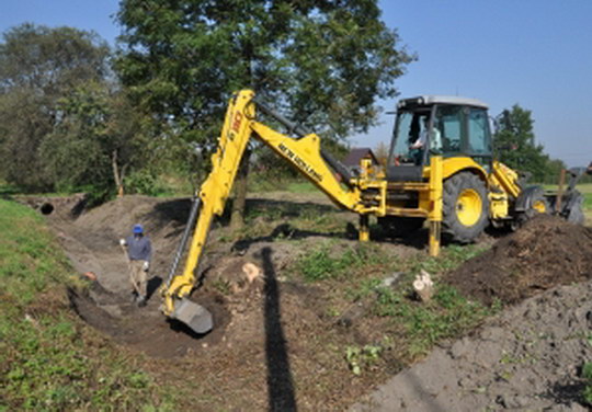 Příkop podél Rolnické ulice v Pudlově prošel ve 200 metrů dlouhém úseku očistou