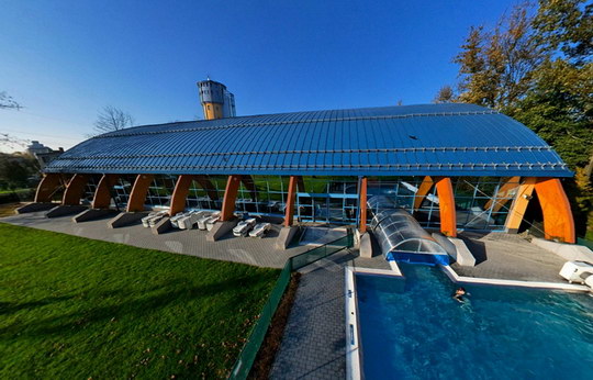 Oprava střešní konstrukce Aquacentra Bohumín