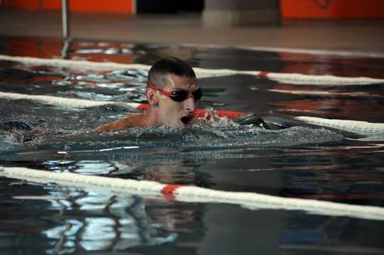 Platnost permanentek do aquacentra se kvůli rekonstrukci střechy o dva měsíce prodlouží