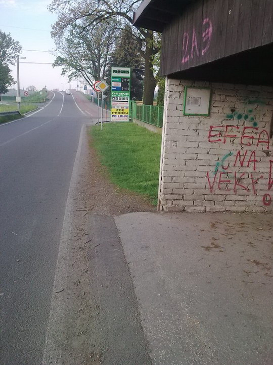Chodník u restaurace Zlatý jelen by mohl vyrůst už příští rok