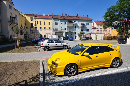 Vnitroblok u náměstí v centru Bohumína má novou tvář