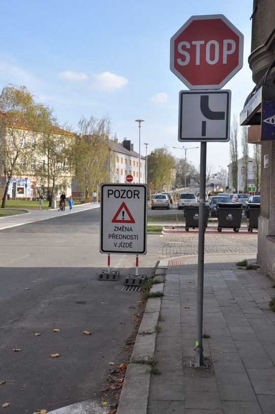 V Záblatí na Tovární ulici je v plánu změna přednosti v jízdě