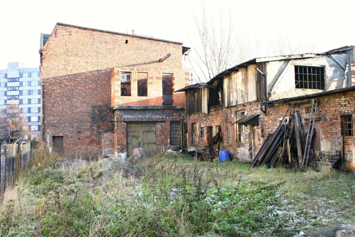 Pokuty majitele zchátralého domu v Žižkově ulici k opravě nepřiměly