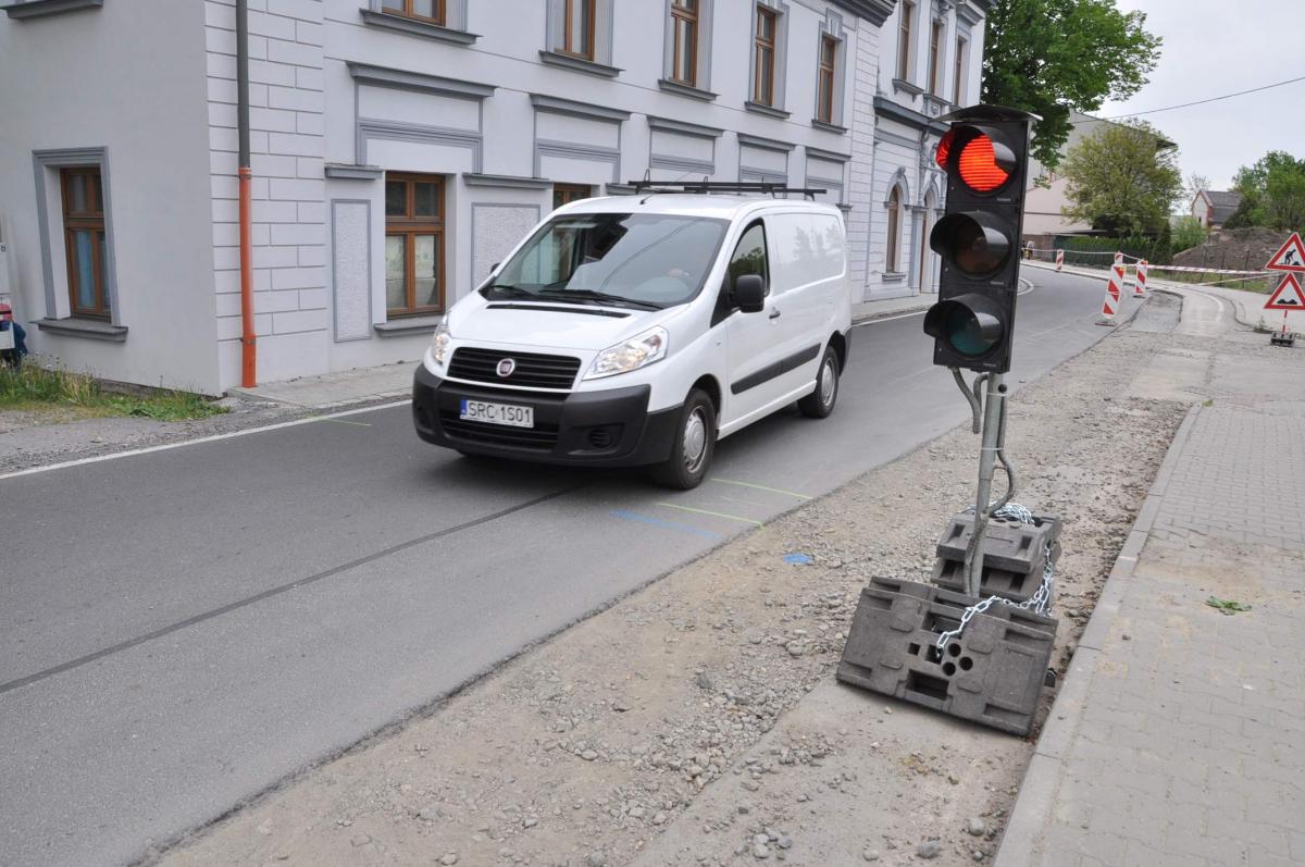 Opravy kanalizace ve Slezské ulici nekončí