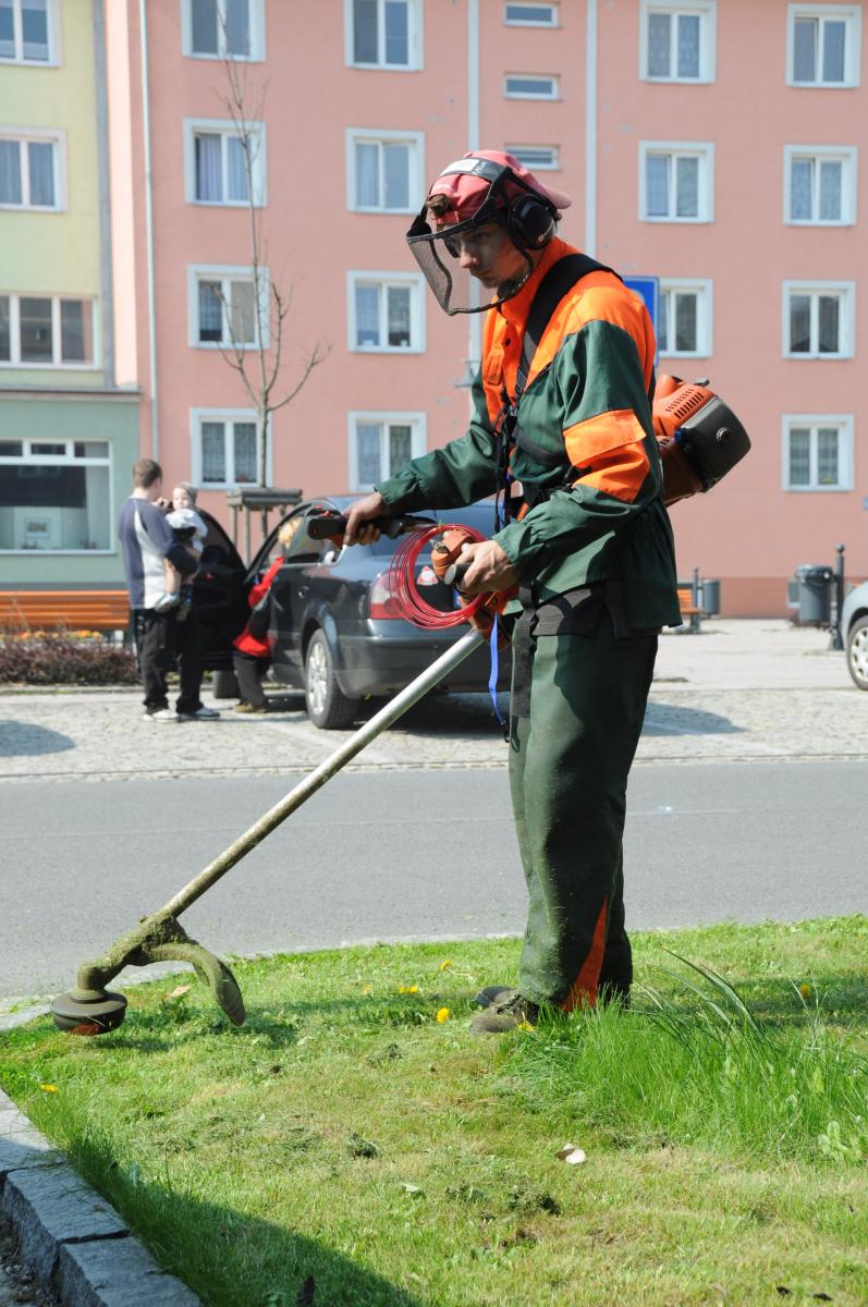 V Bohumíně není sekání trávy v neděli zakázáno