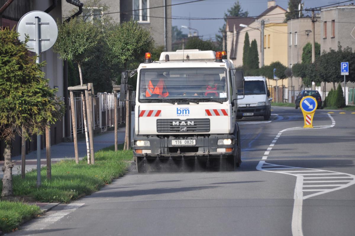 Jarní úklid už začal, zametače vyjedou, až nebudou hrozit mrazíky