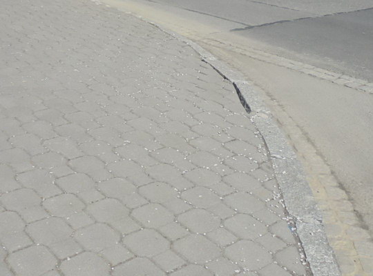 Zbývající posyp po zimě uklidí veřejně prospěšní pracovníci