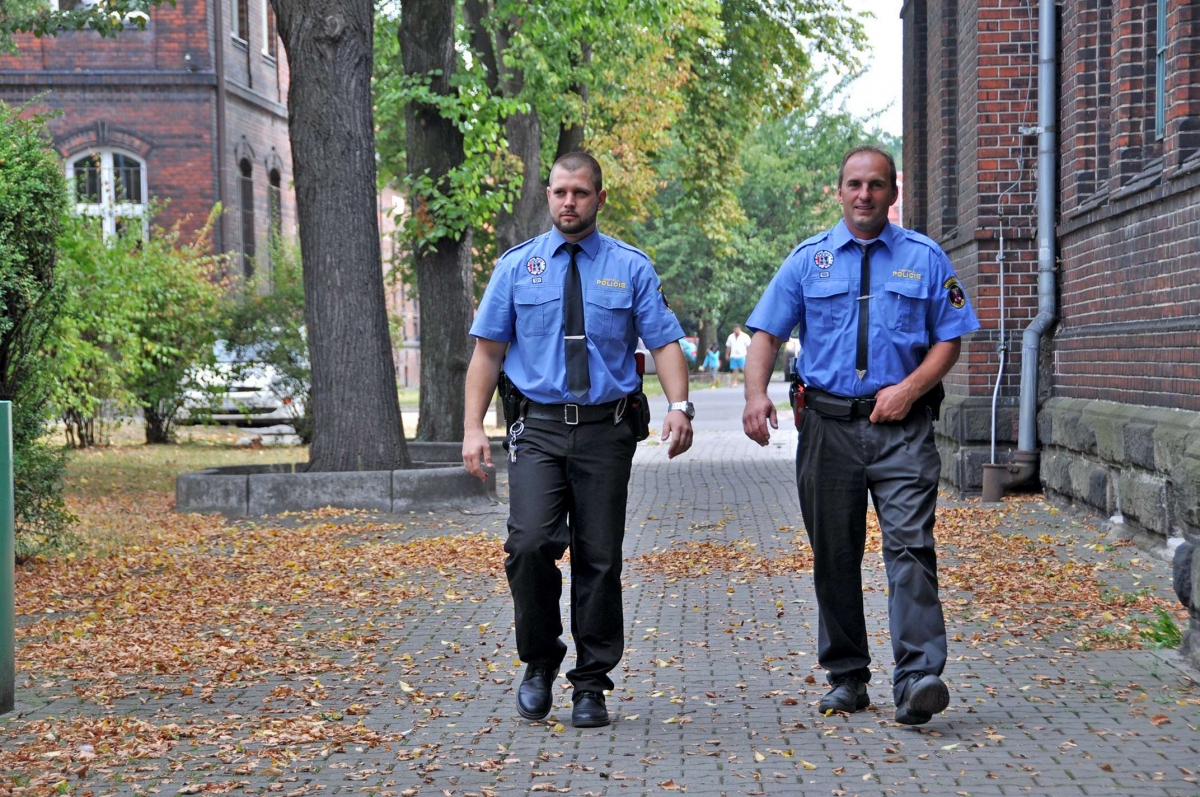 Strážníci včera zachránili muže v bezvědomí