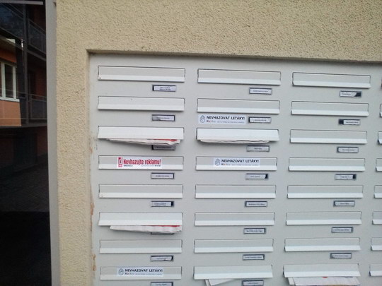 Letáky distribuují soukromé firmy, ochranu proti nechtěným letákům poskytuje zákon