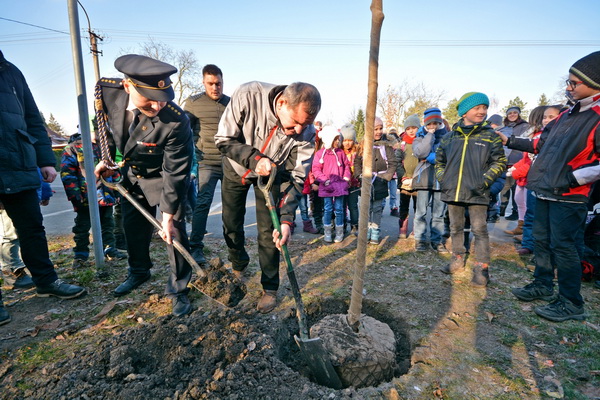 V Záblatí vysadili novou Masarykovu lípu a Strom svobody