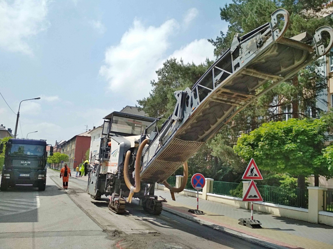 V Bohumíně jsou v plném proudu opravy silnic, silničáři se teď přesunuli do centra