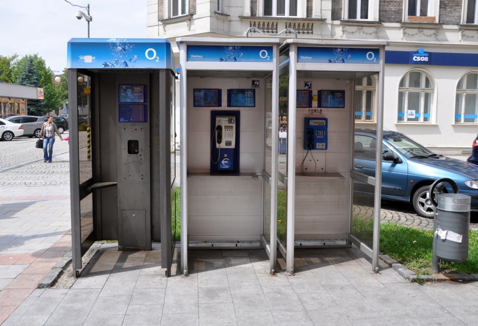 Z Bohumína zmizí další veřejné telefonní budky, o jejich služby není zájem