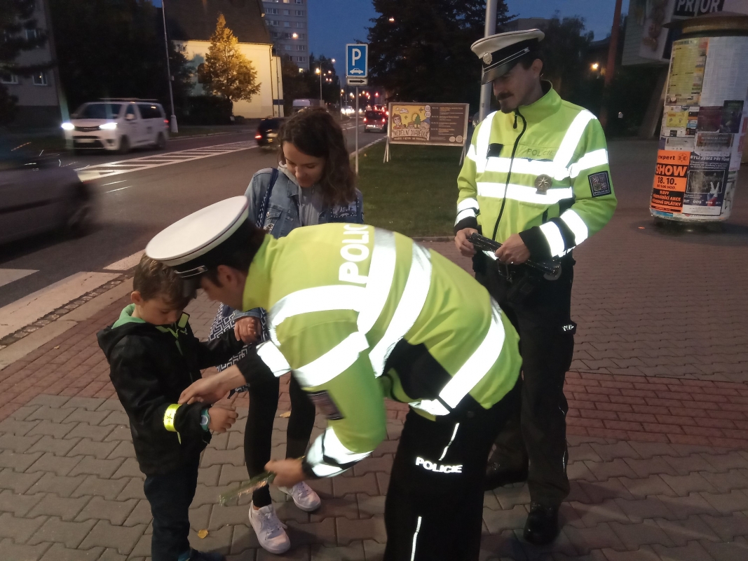 Nebuďte neviditelní, vyzývají chodce moravskoslezští policisté