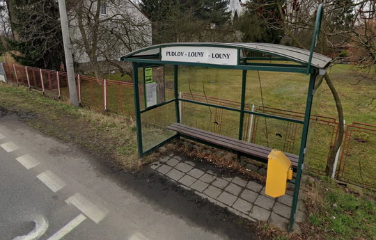 Přechod se semaforem u autobusové zastávky Louny město neplánuje