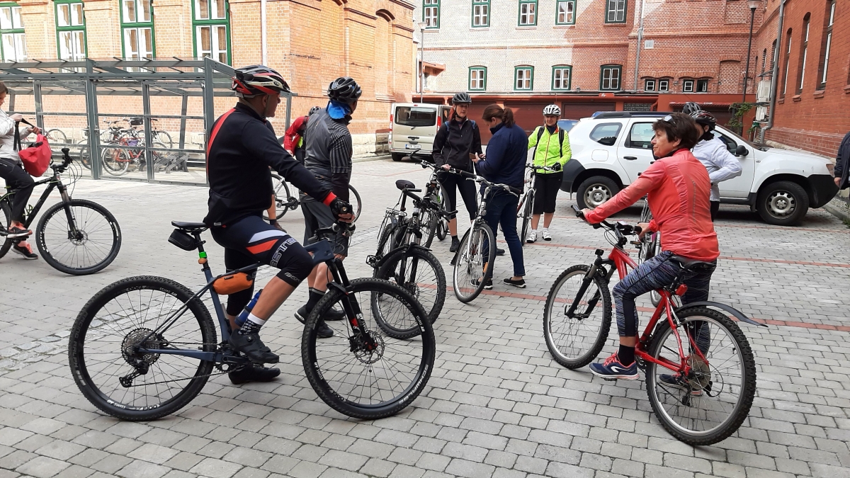 Radniční peloton na kolech urazil ulicemi Bohumína 28 kilometrů