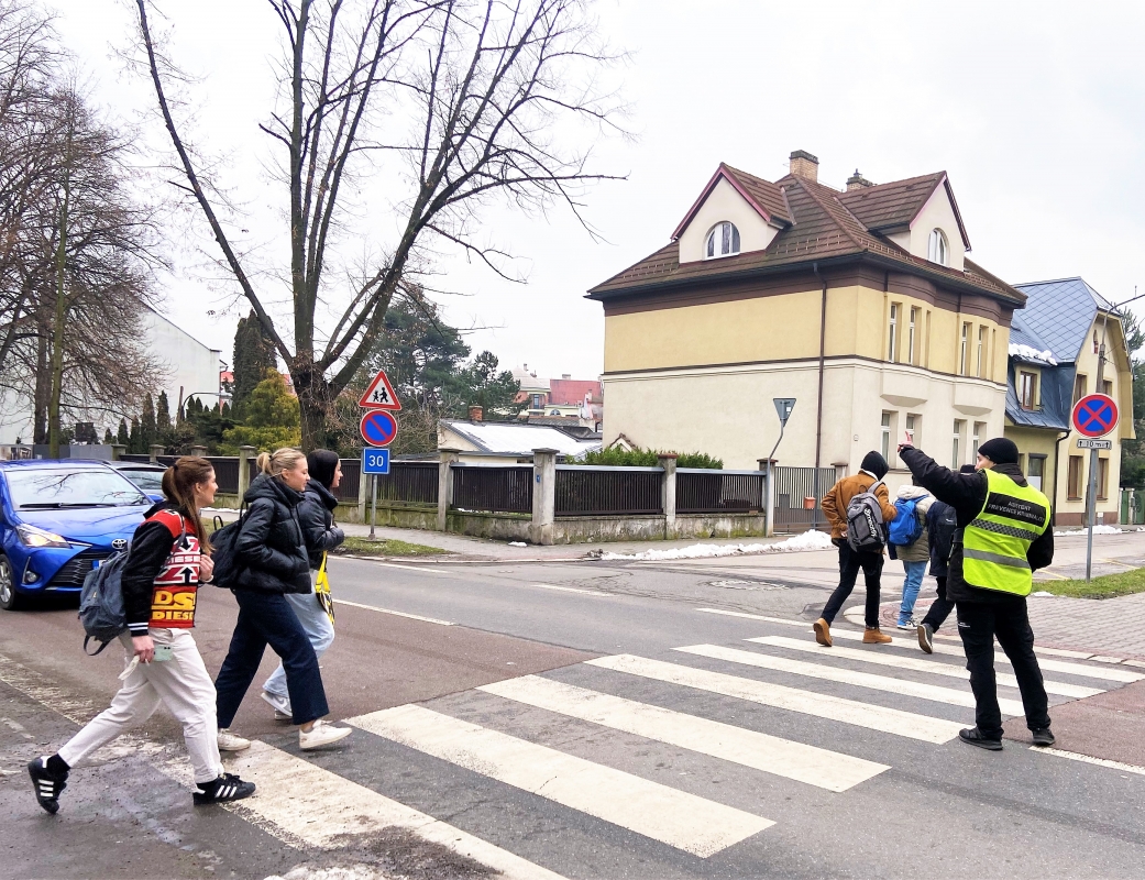 Dotace umožní asistentům prevence kriminality zůstat v ulicích Bohumína