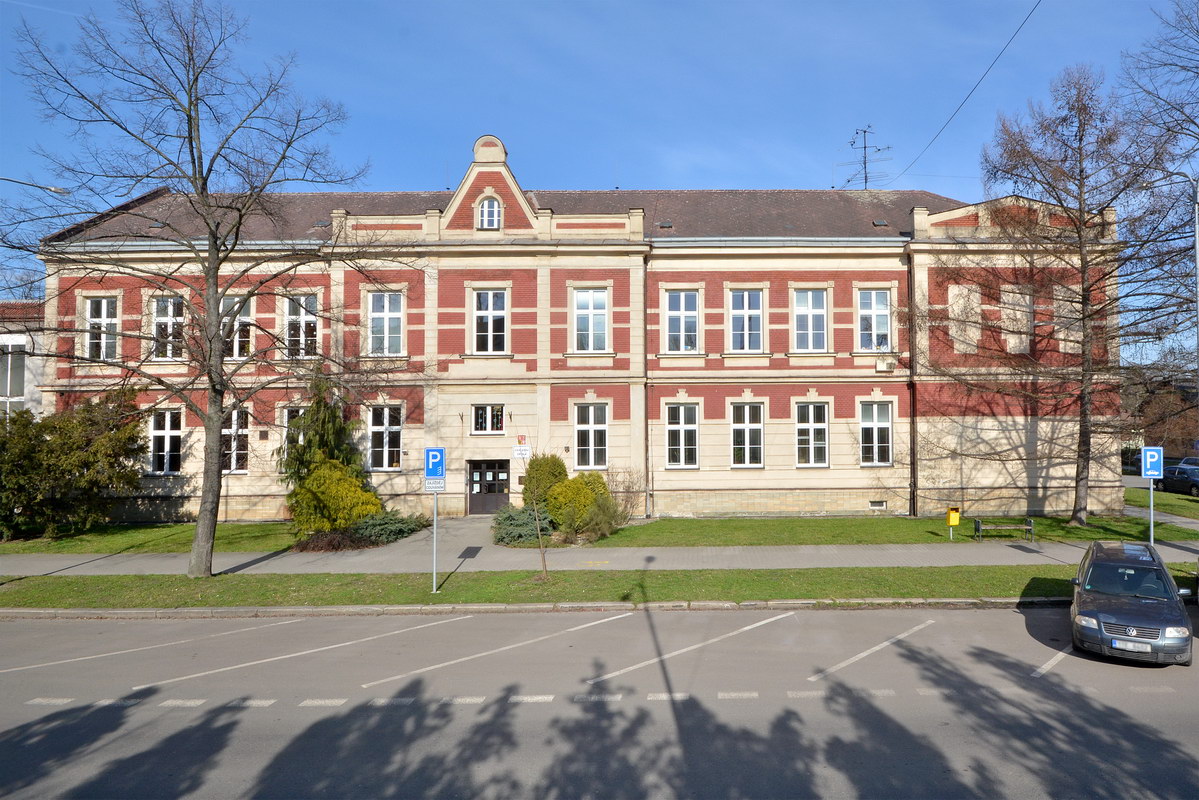 Nabídka práce - učitel/ka s kvalifikací prvního stupně základní školy