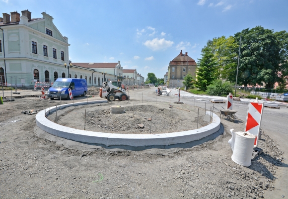 5. Přednádraží a ocelová lávka