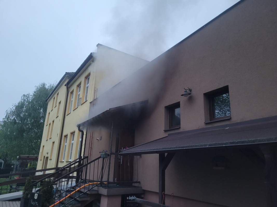 V požárem a zadýmením poničené kavárně začala sanace a naváže rekonstrukce