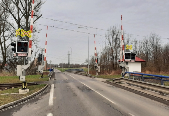Oprava uzavře pro veškerou dopravu železniční přejezd v Pudlově