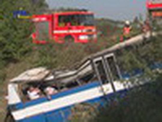 Bohumínští při cvičné havárii autobusu - show video