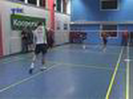 Petr Koukal a exhibice v badmintonu - zobrazit video