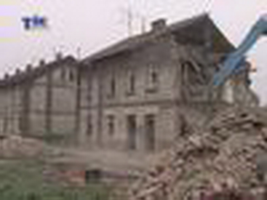 Demolice domů v ulici Petra Cingra - show video