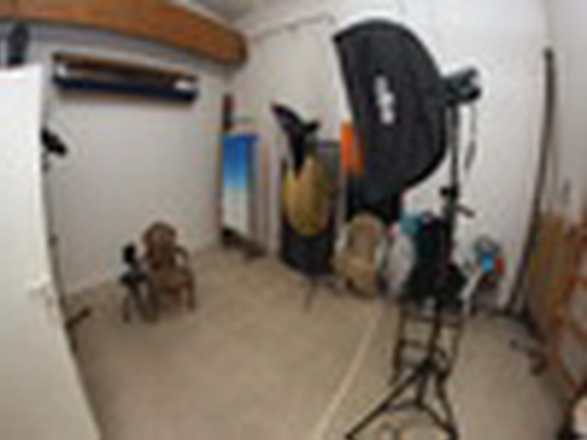 Po 52 letech skončil dobový ateliér - show video