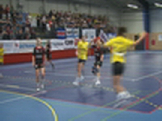 Malá kopaná a házená v hale - zobrazit video