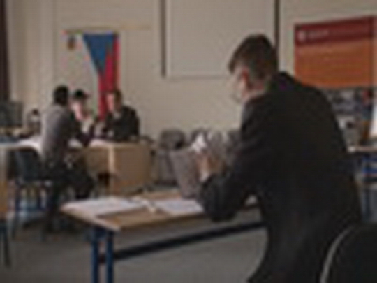 Maturitní zkoušky a vyřazení absolventů - show video