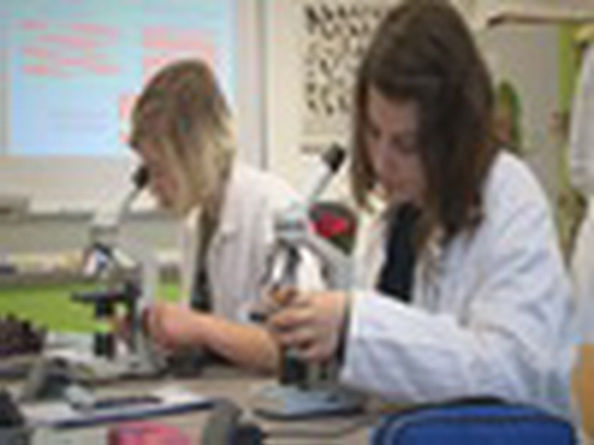 Nová biologická laboratoř gymnázia - show video