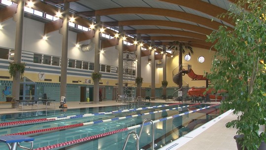 Aquacentrum s novými světly v bazénové hale