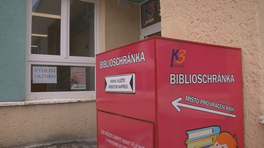 Knihovna v obnoveném zázemí otevřela výdejní okénko