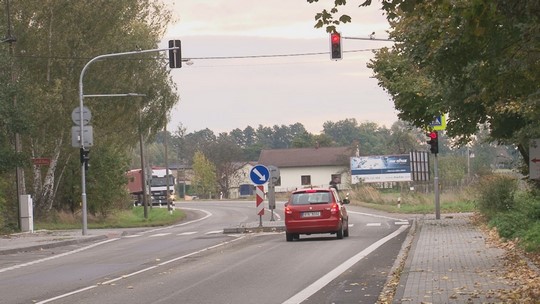 Řidiči nerespektují červenou na semaforu ve Skřečoni