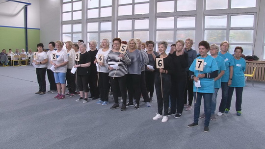 Patnácté hry seniorů nabídly sport, zábavu i poučení - przedstawić wideo
